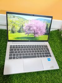 HP 830 G8